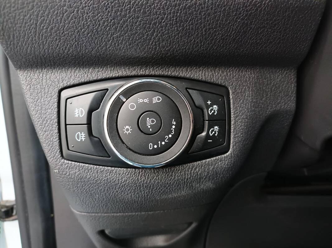 Ford Tourneo Courier 100cv plus