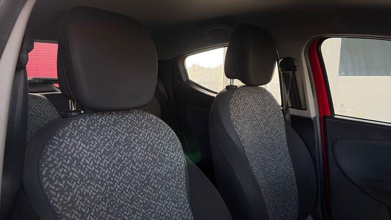 Lancia Ypsilon 1.0 firefly hybrid Gold s&s 70cv 5 Porte 1.0 FireFly Hybrid 70cv Gold S&S