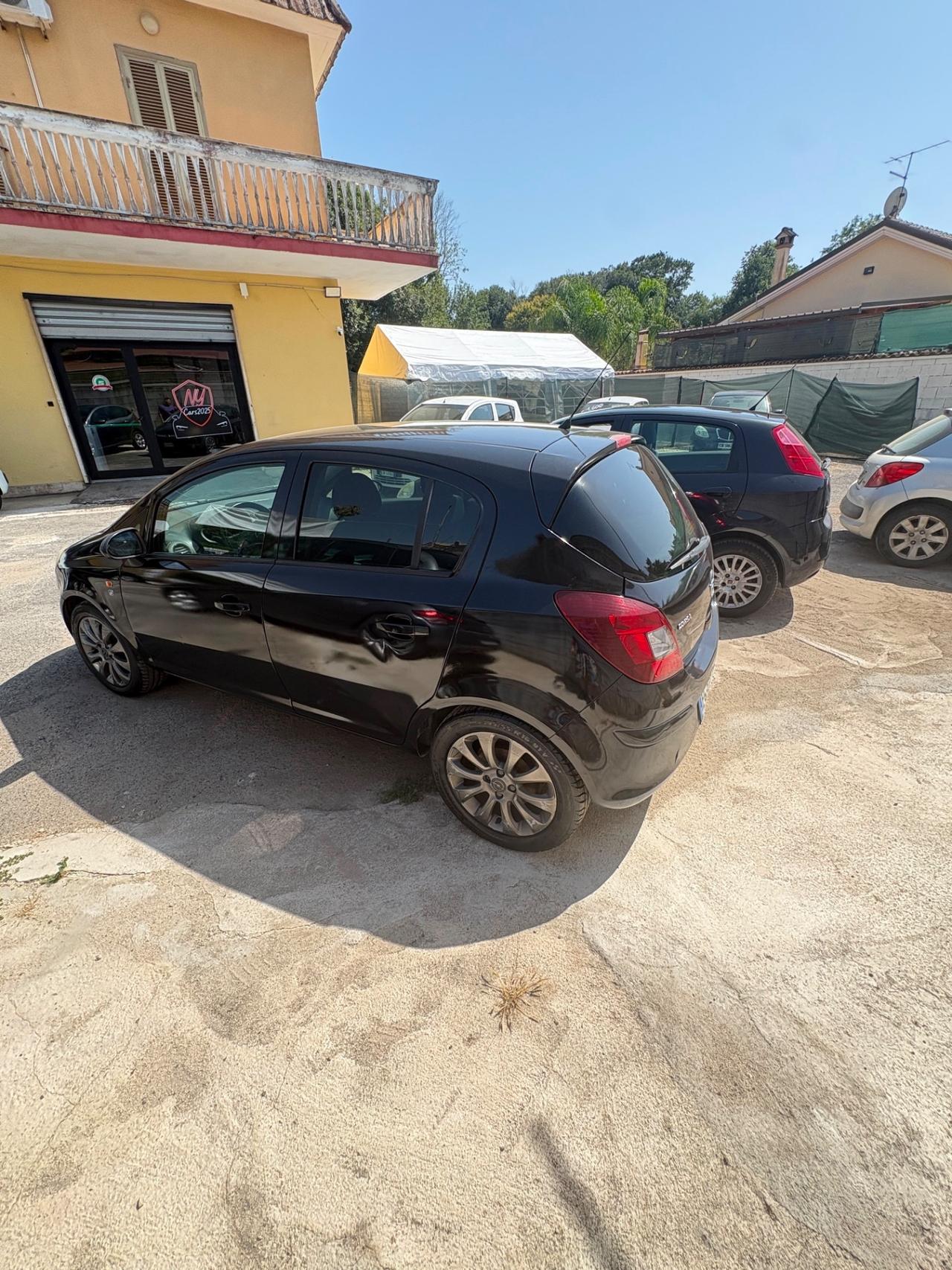 Opel Corsa 1.2 5 porte Club