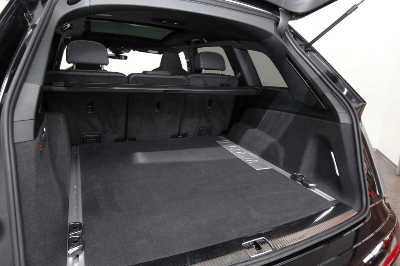 Audi Q7 60 TFSIe quattro S line