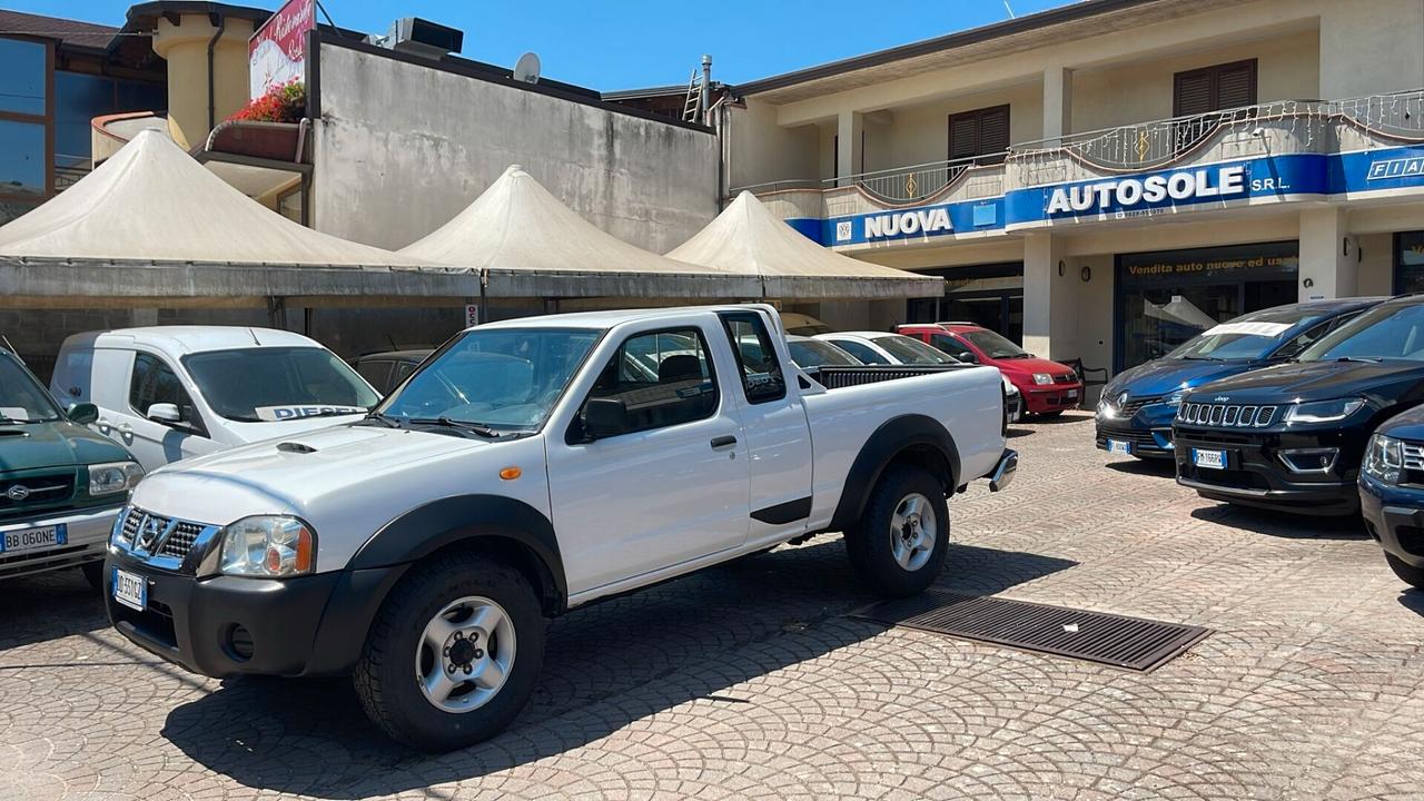 Nissan King Cab 4 posti cassone lungo