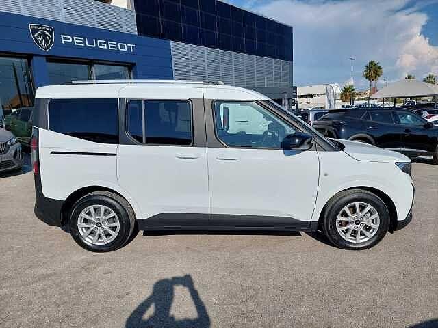 Ford Tourneo Courier 1.0 EcoBoost Powershift Titanium