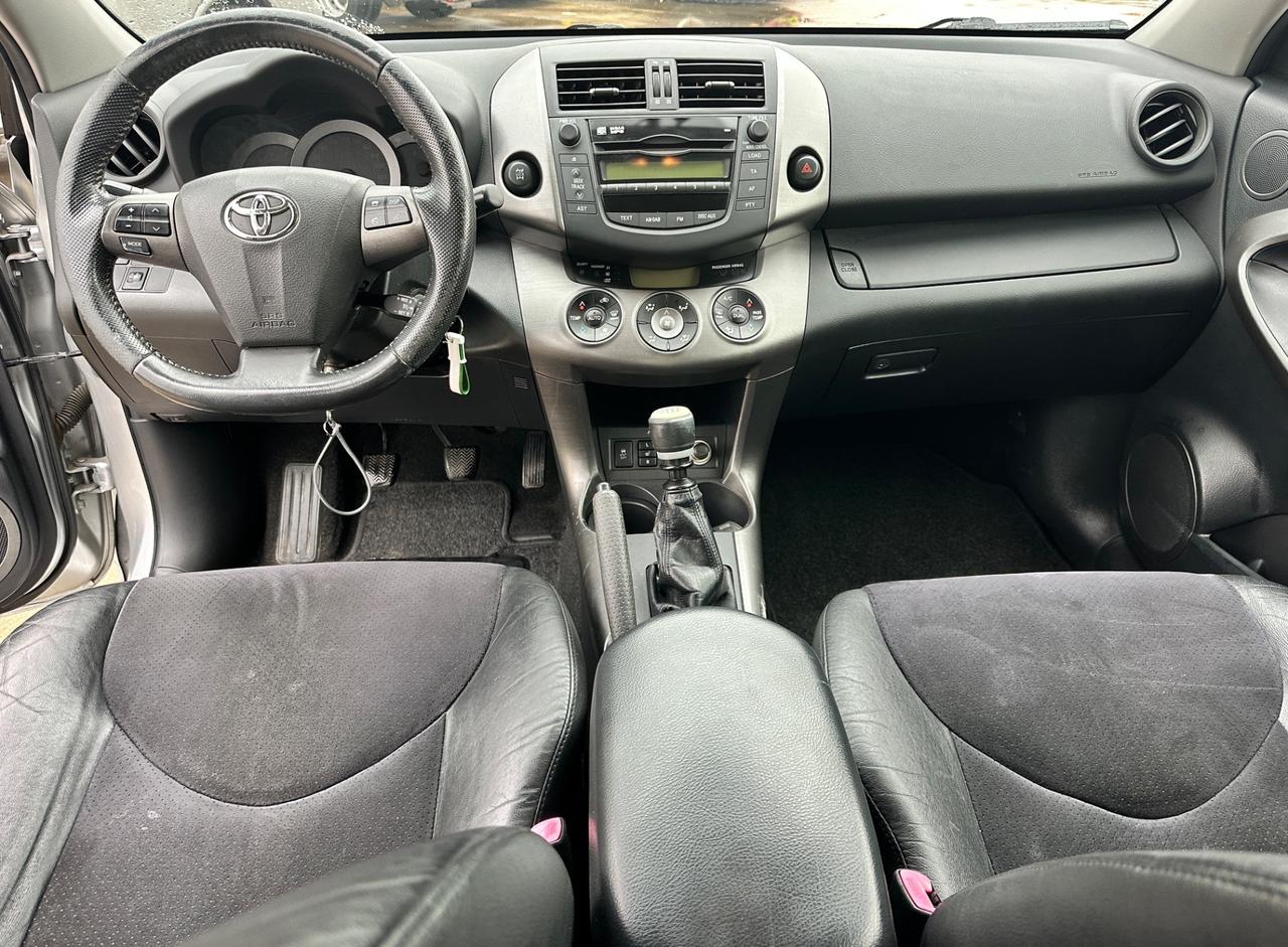 Toyota RAV 4 2.2 D-4D 150 CV DPF Exclusive