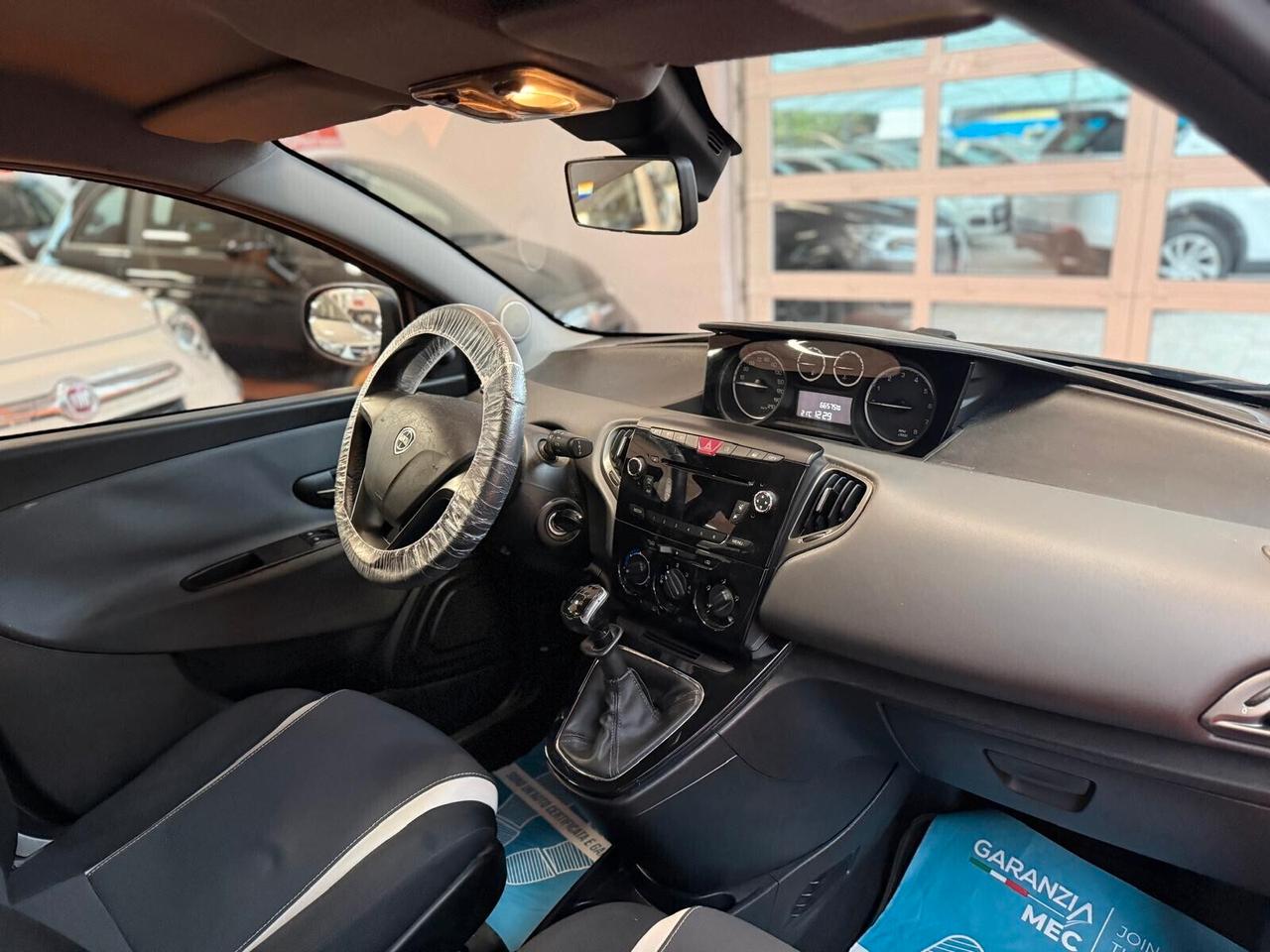 Lancia Ypsilon 1.2 69 CV 5 porte Gold