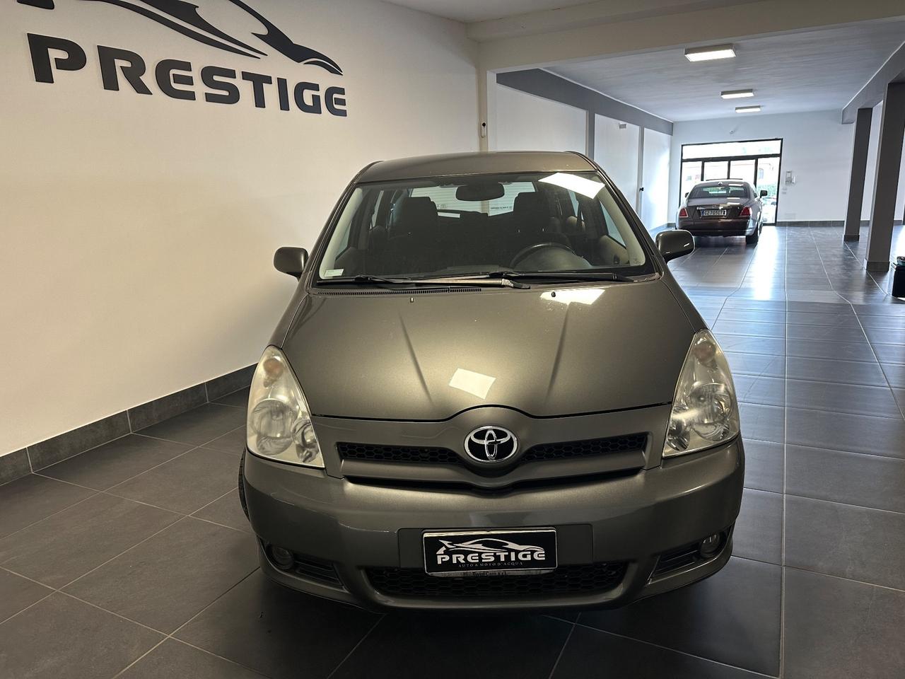 TOYOTA COROLLA VERSO 2.2 D-4D 136CV