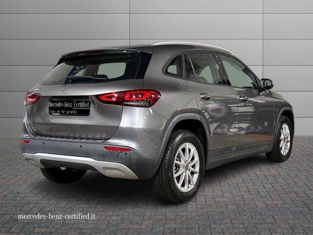 MERCEDES-BENZ GLA 180 d Automatic Business Extra