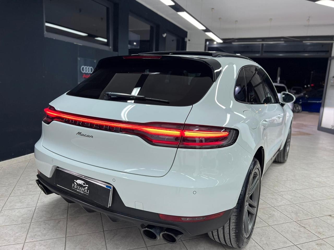 Porsche Macan 2.0 IVA ESPOSTA