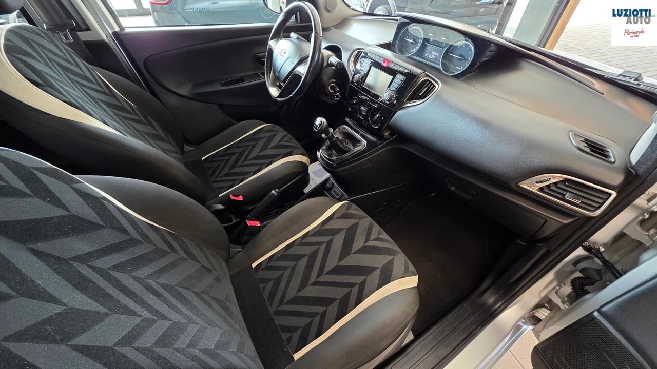 Lancia Ypsilon 1.2 69 CV 5 porte Gold