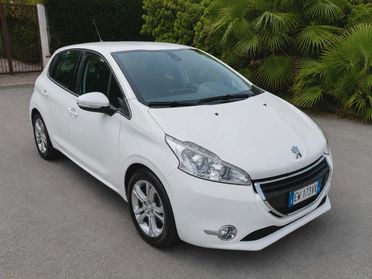Peugeot 208 1.2 Benzina Allure – PARI AL NUOVO