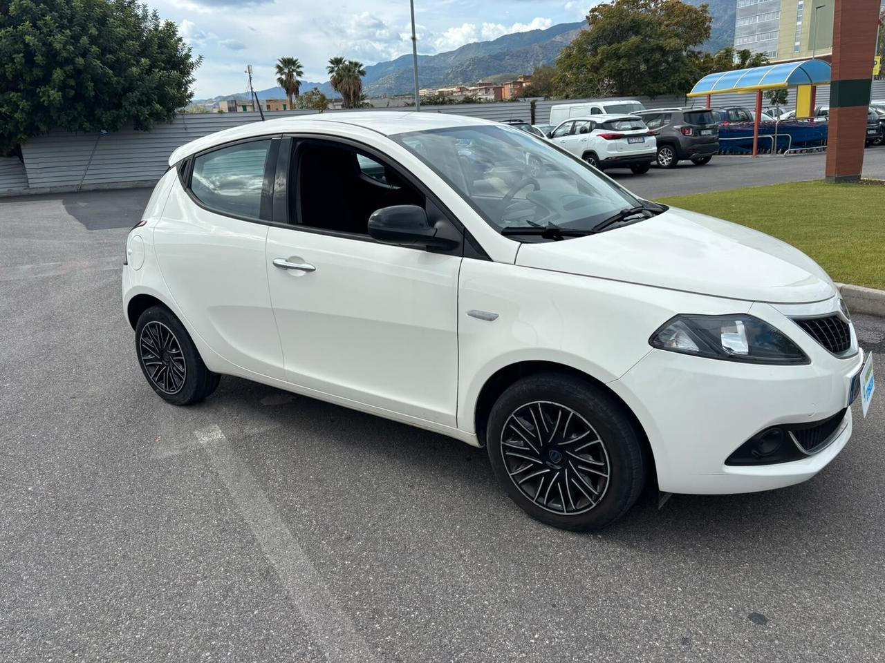 Lancia Ypsilon 1.0 FireFly 5 porte S&S Hybrid Gold Plus