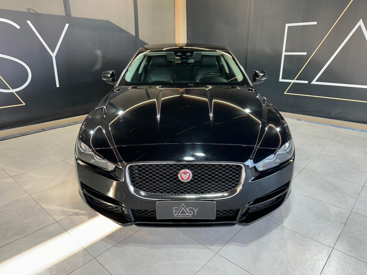 Jaguar XE 2.0 D 180 CV Prestige