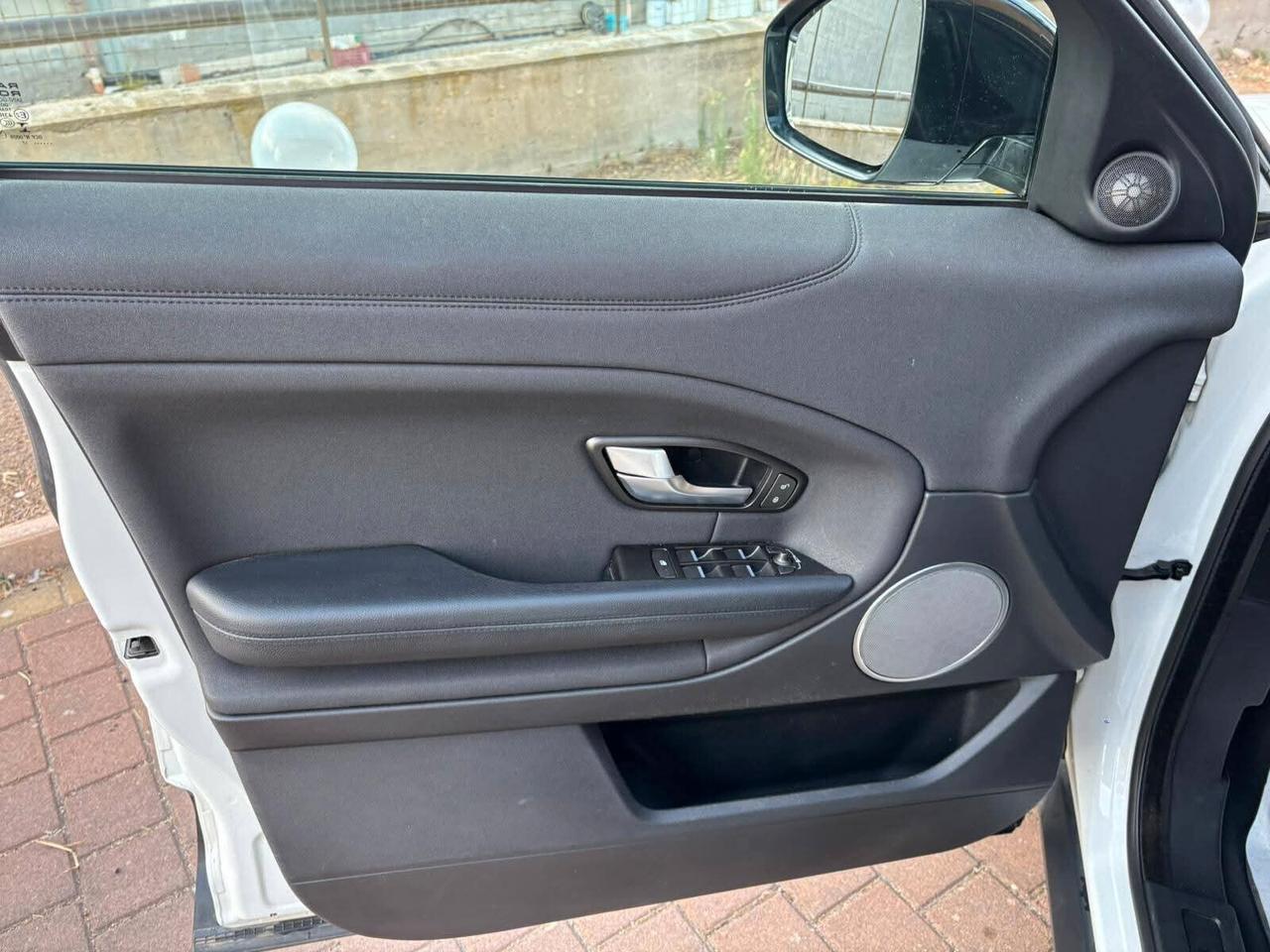 Land Rover Range Evoque 2.0 TD4 150 CV 5p. Pure//