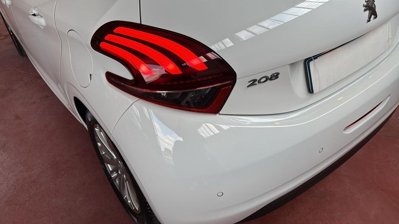 Peugeot 208 PureTech 82 5 porte Allure