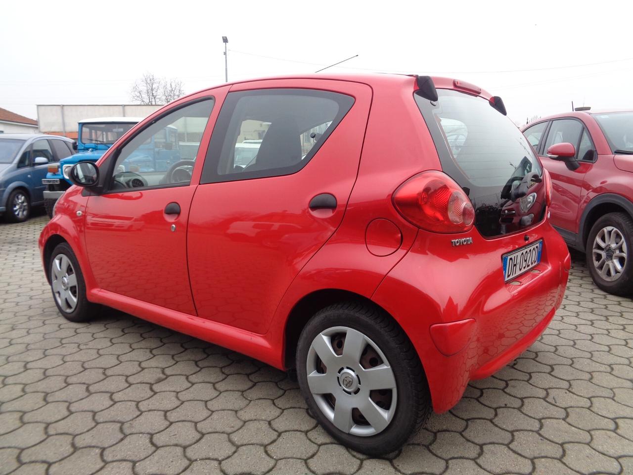 Toyota Aygo 1.0 12V VVT-i 5 porte Sol