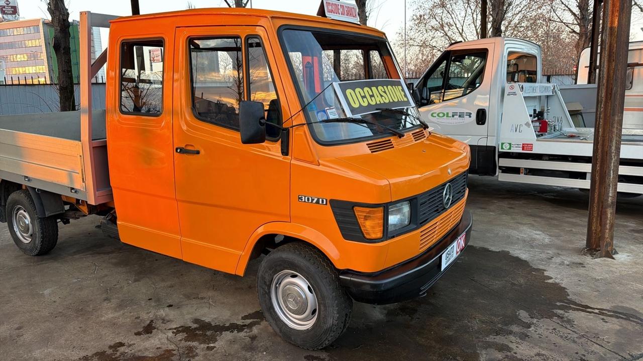 Mercedes Benz T1 Doppia cabina Motore nuovo