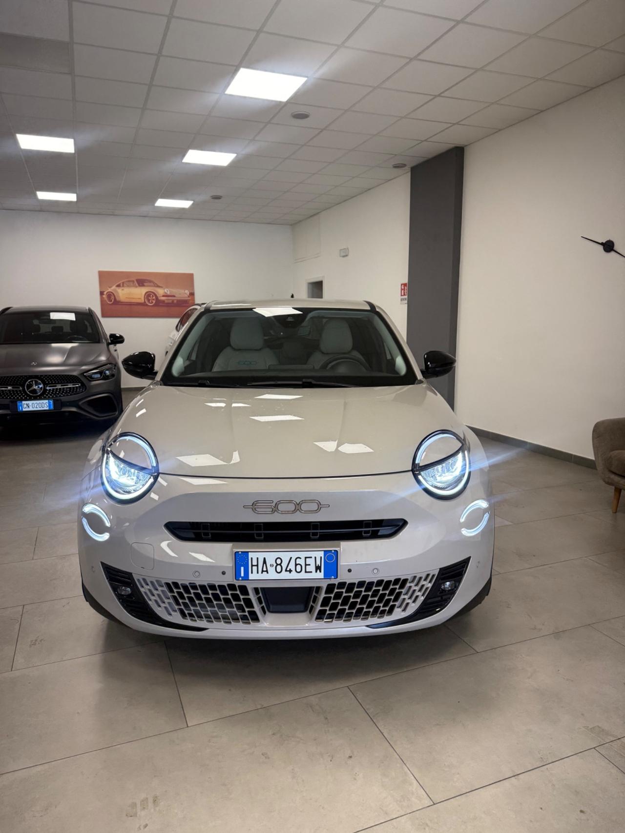 Fiat 600 Hybrid 110 CV DCT MHEV La Prima II