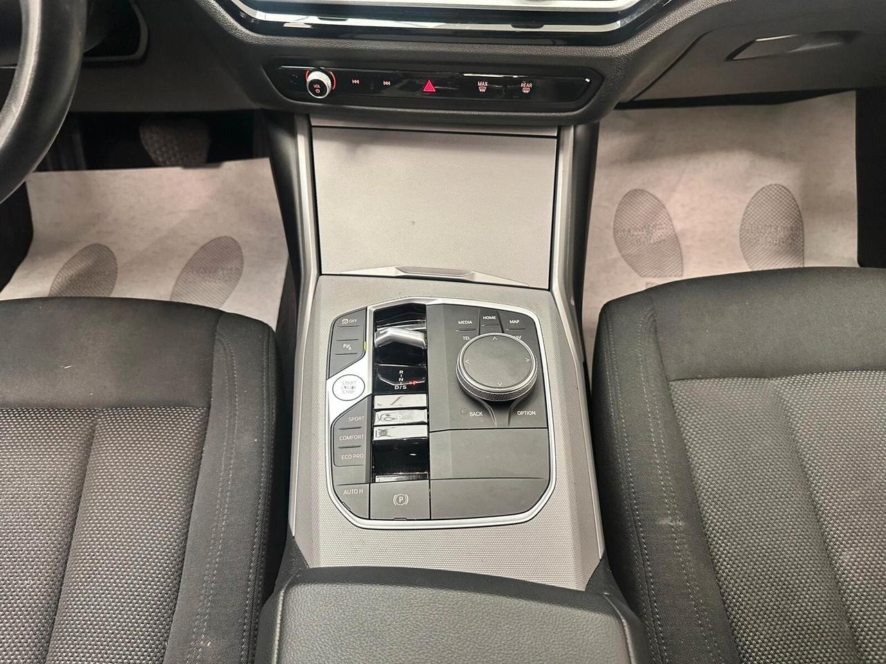 BMW 318 d Serie 3 Touring mhev 48V auto IVA ESPOSTA