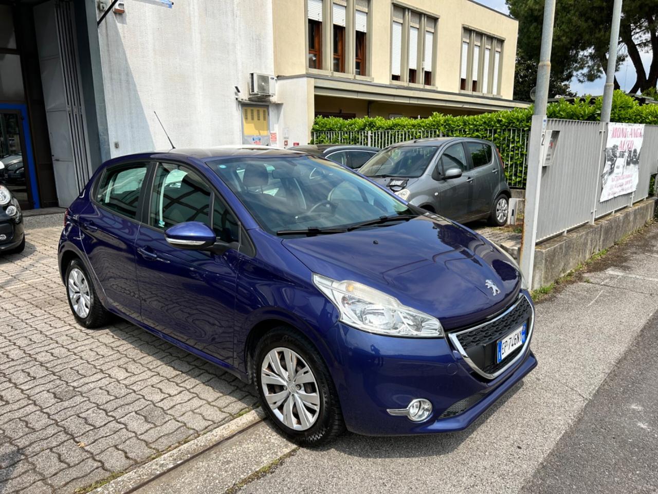 Peugeot 208 1.2 VTi 82 CV NEOPATENTATI