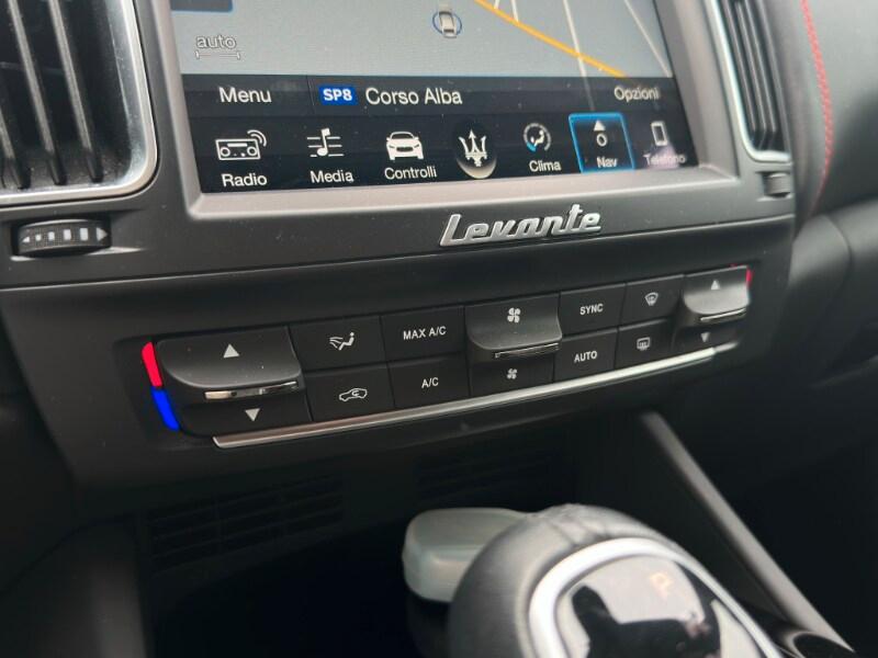 MASERATI Levante Levante V6 Diesel AWD Nerissim...