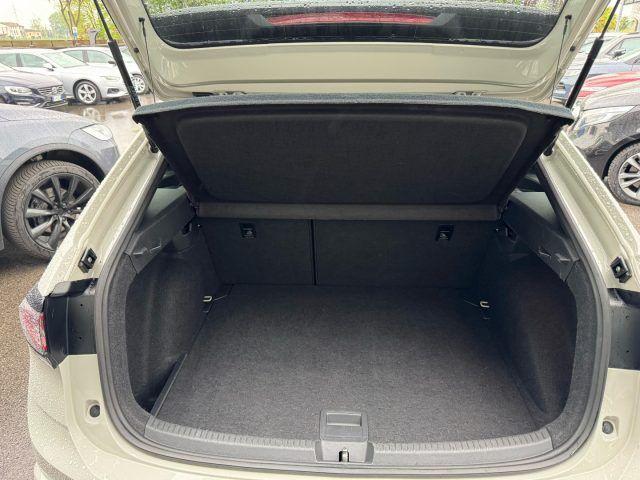 VOLKSWAGEN Taigo 1.0 TSI 110 CV DSG R-Line