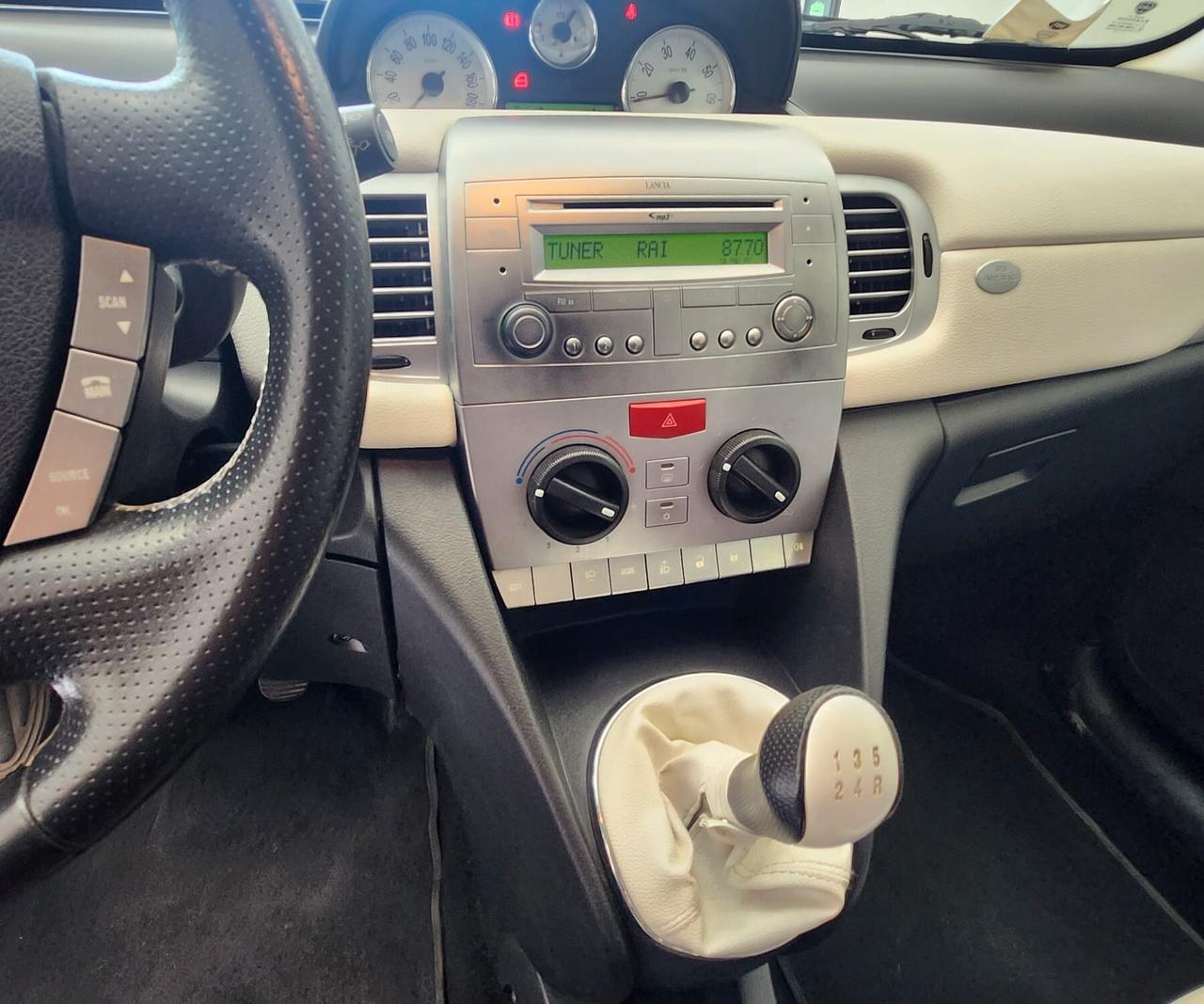 Lancia Ypsilon 1.3 MJT 75 CV Elle
