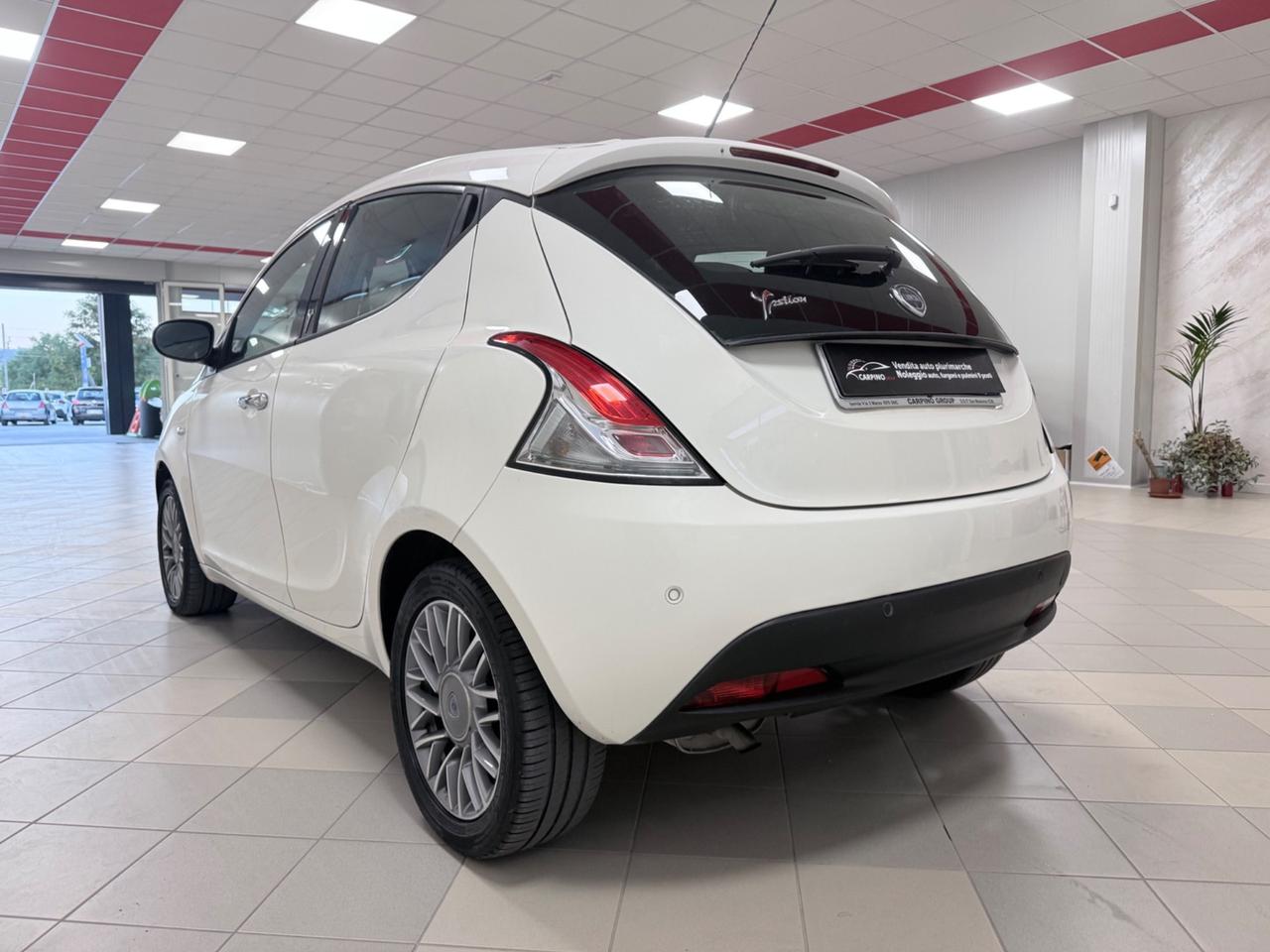 Lancia Ypsilon 1.2 69 CV 5P. Platinum