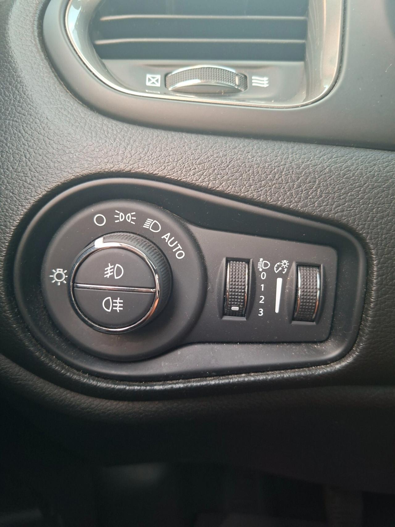 JEEP RENEGADE 1.6 M-JET 130cv-LIMITED* CRUISE-LED *
