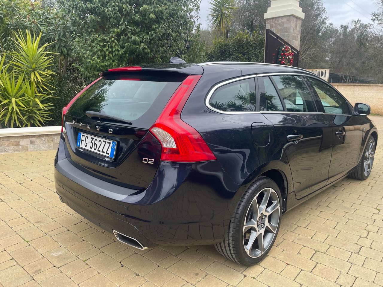 VOLVO V60 2.0 D2 120CV OCEAN RACE FULL LED MY17