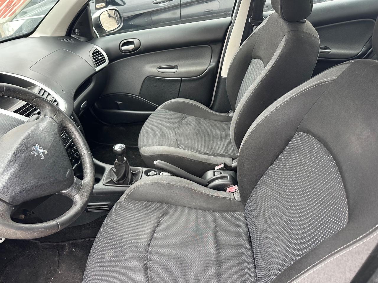 Peugeot 206 Plus 1.2 gpl 2011