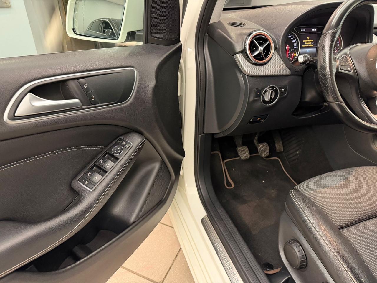 Mercedes-benz B 180 d Premium