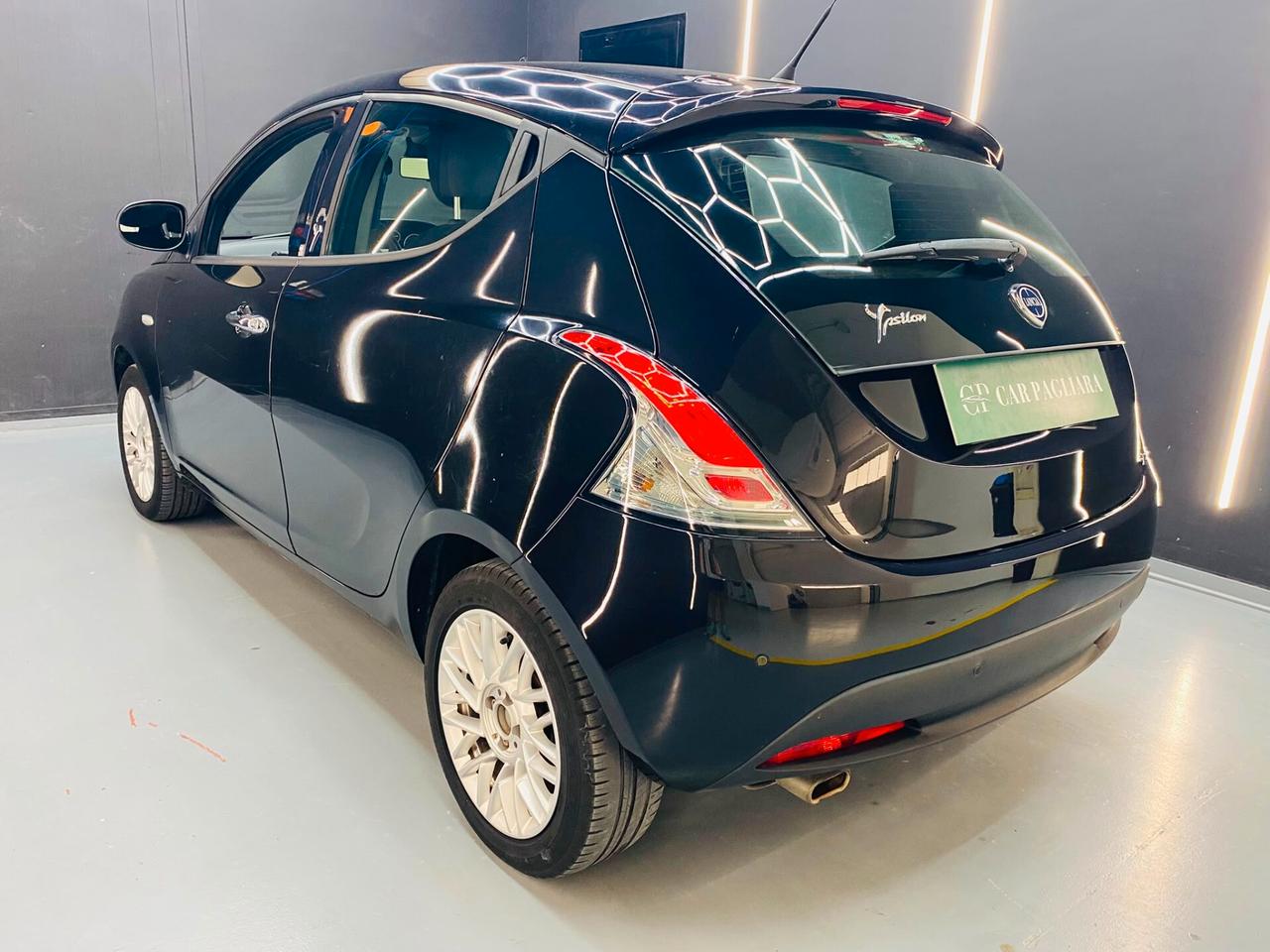 Lancia Ypsilon 1.2 69 CV 5 porte Platinum