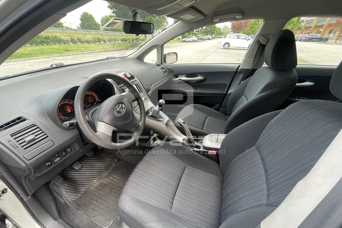 TOYOTA Auris 1.3 L 5 porte