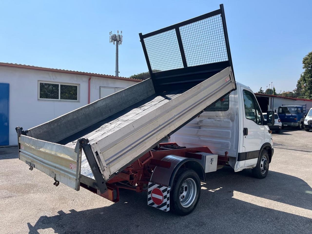 Iveco daily 35c12-2.3cc-cassone riba-2003