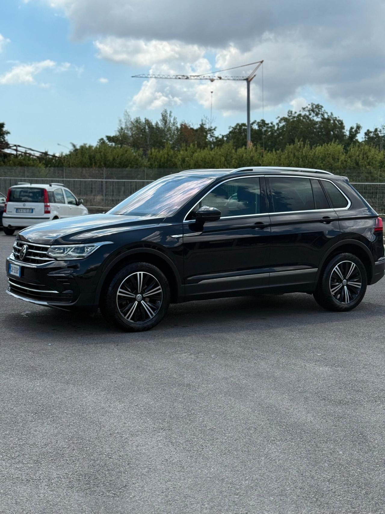 Volkswagen Tiguan 2.0 TDI 150 CV SCR DSG 4MOTION R-Line TRAINO