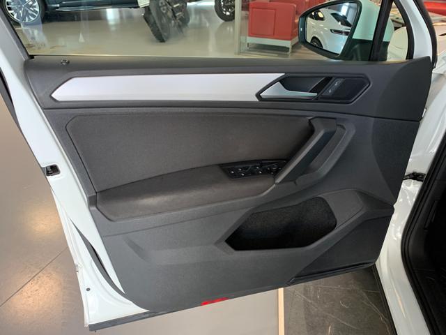 VOLKSWAGEN Tiguan 1.6 TDI SCR Sport BlueMotion Technology R-Line