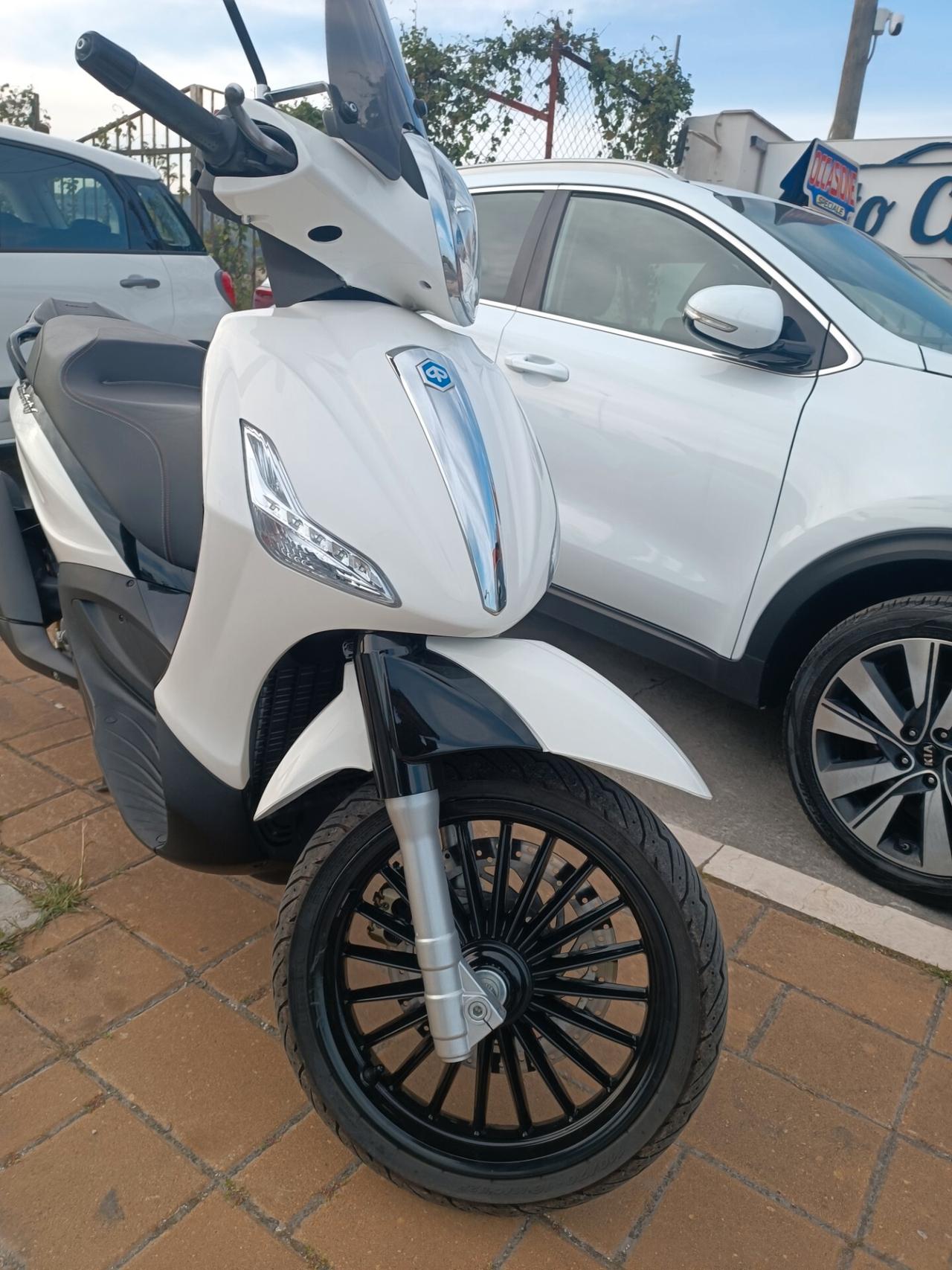 Piaggio Beverly 300