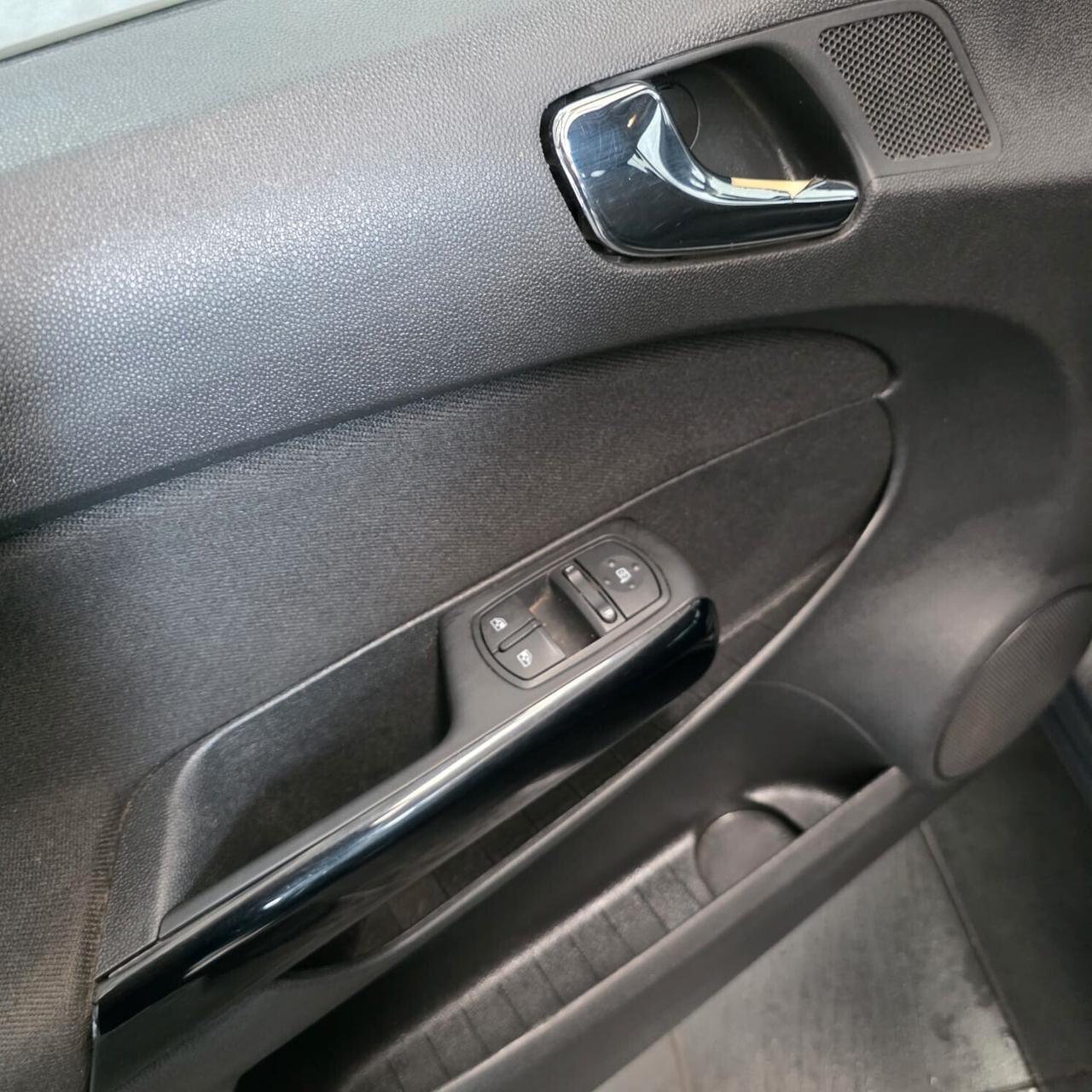 Opel Corsa 1.2 5 porte NEOPATENTATI+PELLE