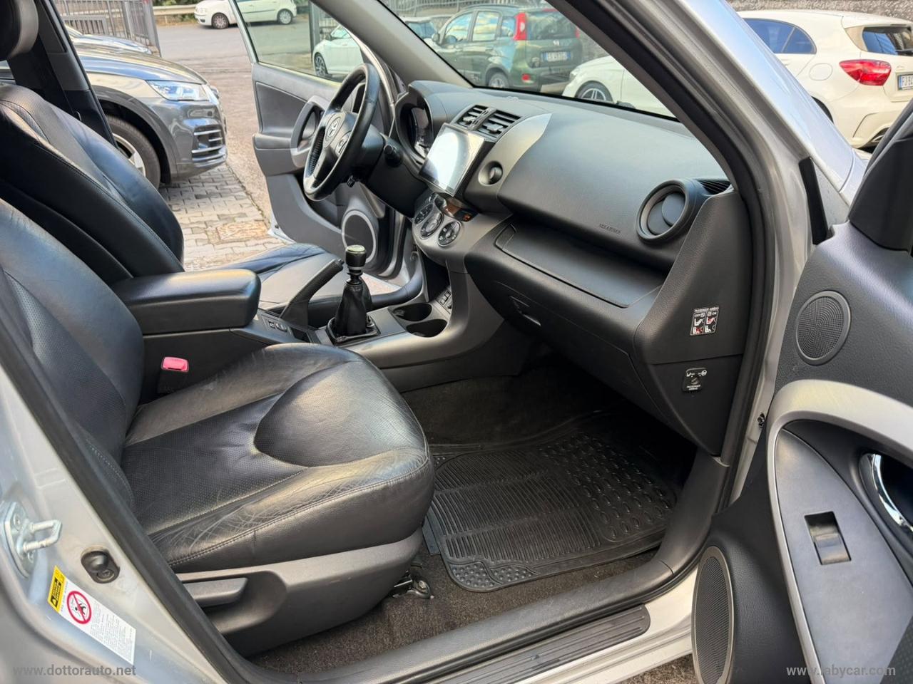 TOYOTA RAV4 2.2 D-4D 177 CV Sol Plus