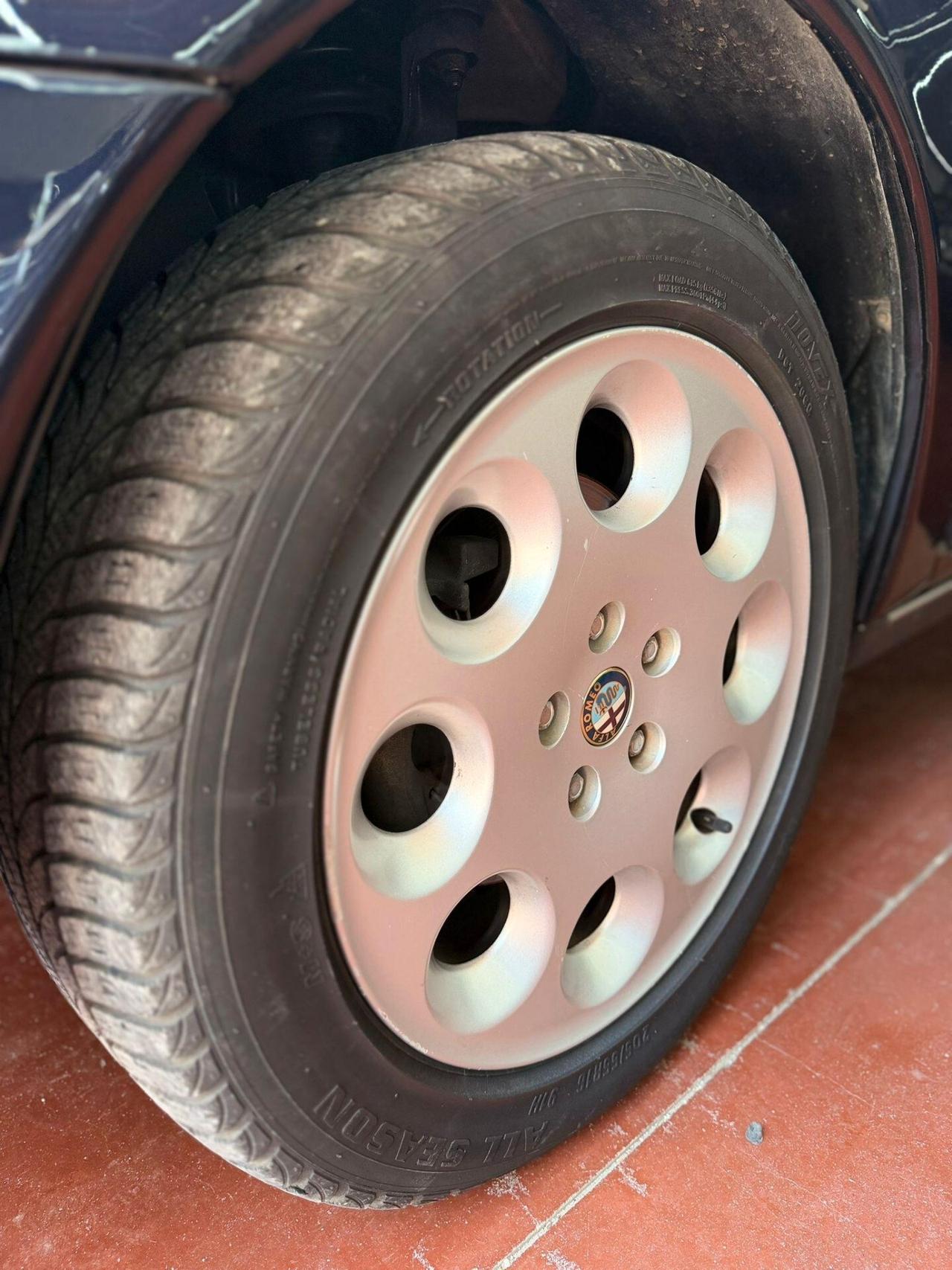 Alfa Romeo 166 2.4 JTD cat Distinctive