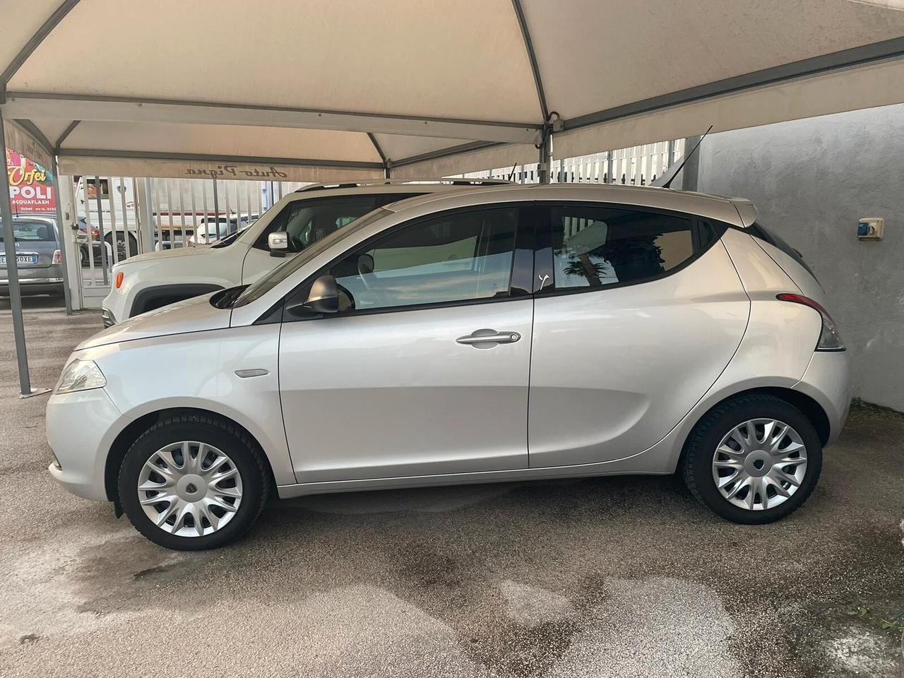 Lancia Ypsilon 1.2 69 CV 5 porte GPL Ecochic Gold