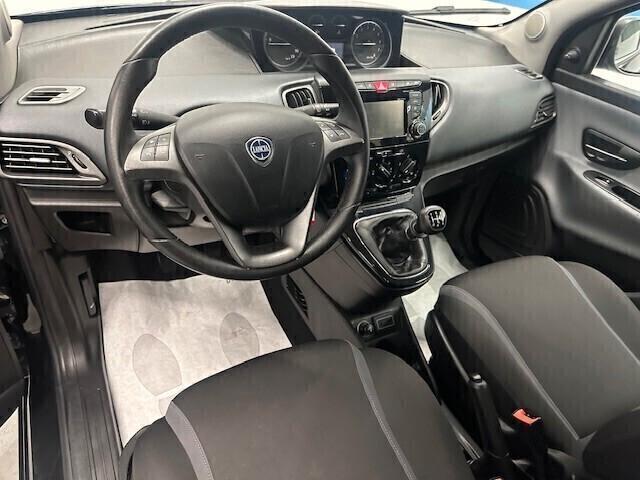 Lancia Ypsilon 1.2 69 CV 5 porte