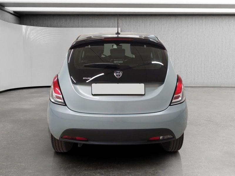 Lancia Ypsilon 1.0 firefly hybrid Silver Plus s&s 70cv