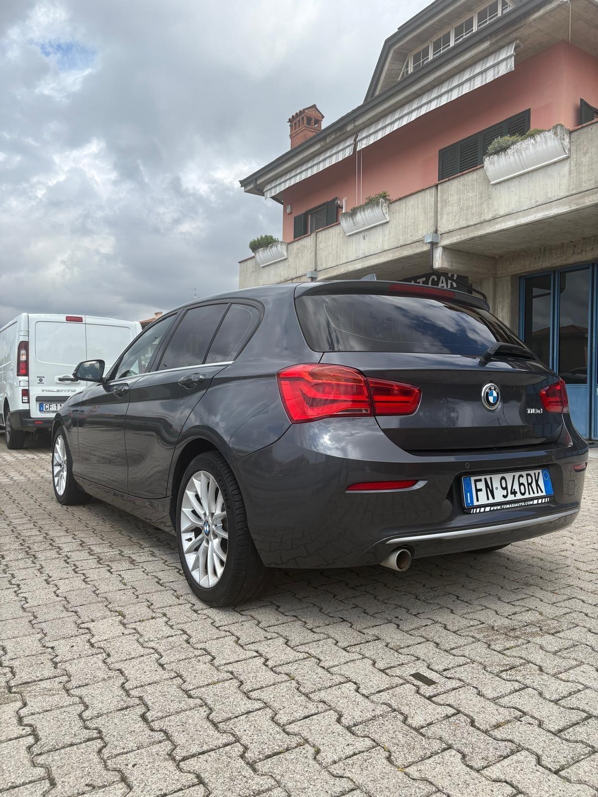Bmw 118 118d 5p. Urban