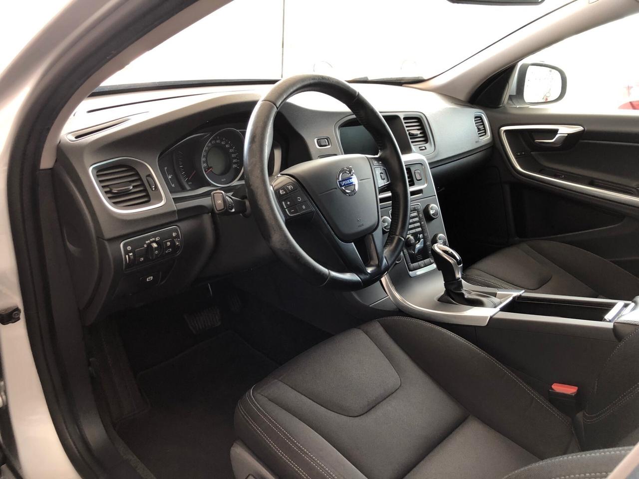 VOLVO V60 D2 GEARTRONIC KINETIC