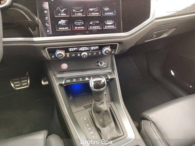 Audi Q3 RS Q3 quattro S tronic
