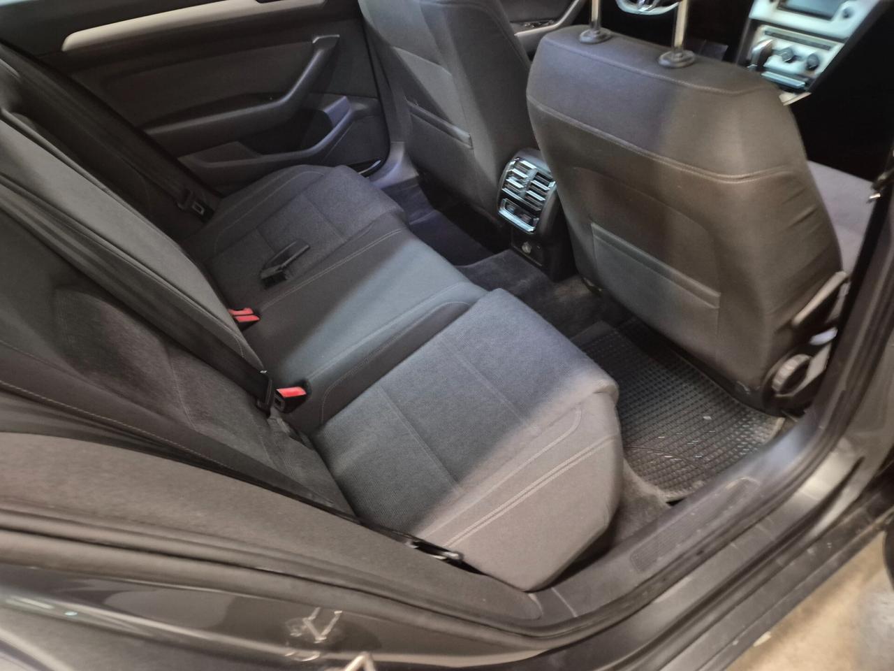 Volkswagen Passat 1.6 TDI DSG Comfortline BlueMotion Technology