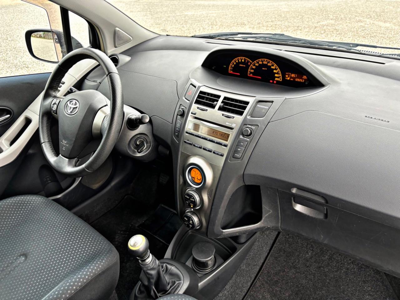 Toyota Yaris 1.3 Dual VVT-i 100cv Neopatentati 2010
