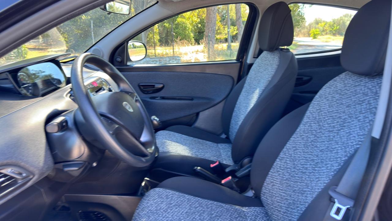 Lancia Ypsilon 1.2 69 CV 5 porte GPL Ecochic Monogram