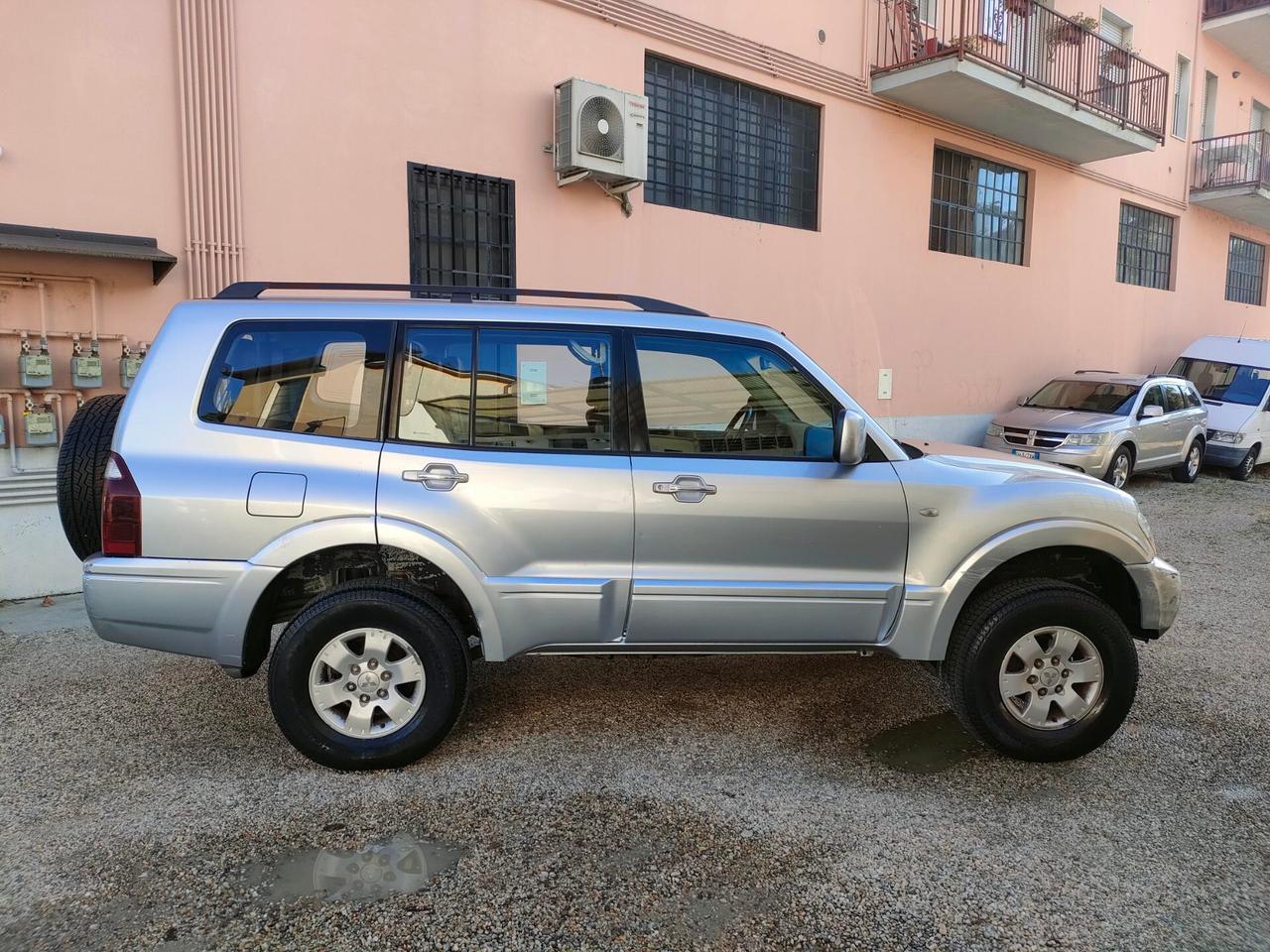 Mitsubishi Pajero 3.2 16V DI-D 7 posti e gancio