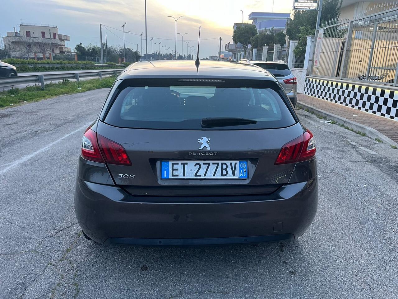 Peugeot 308 1.6 e-HDi Stop&Start Allure Unipro 2013